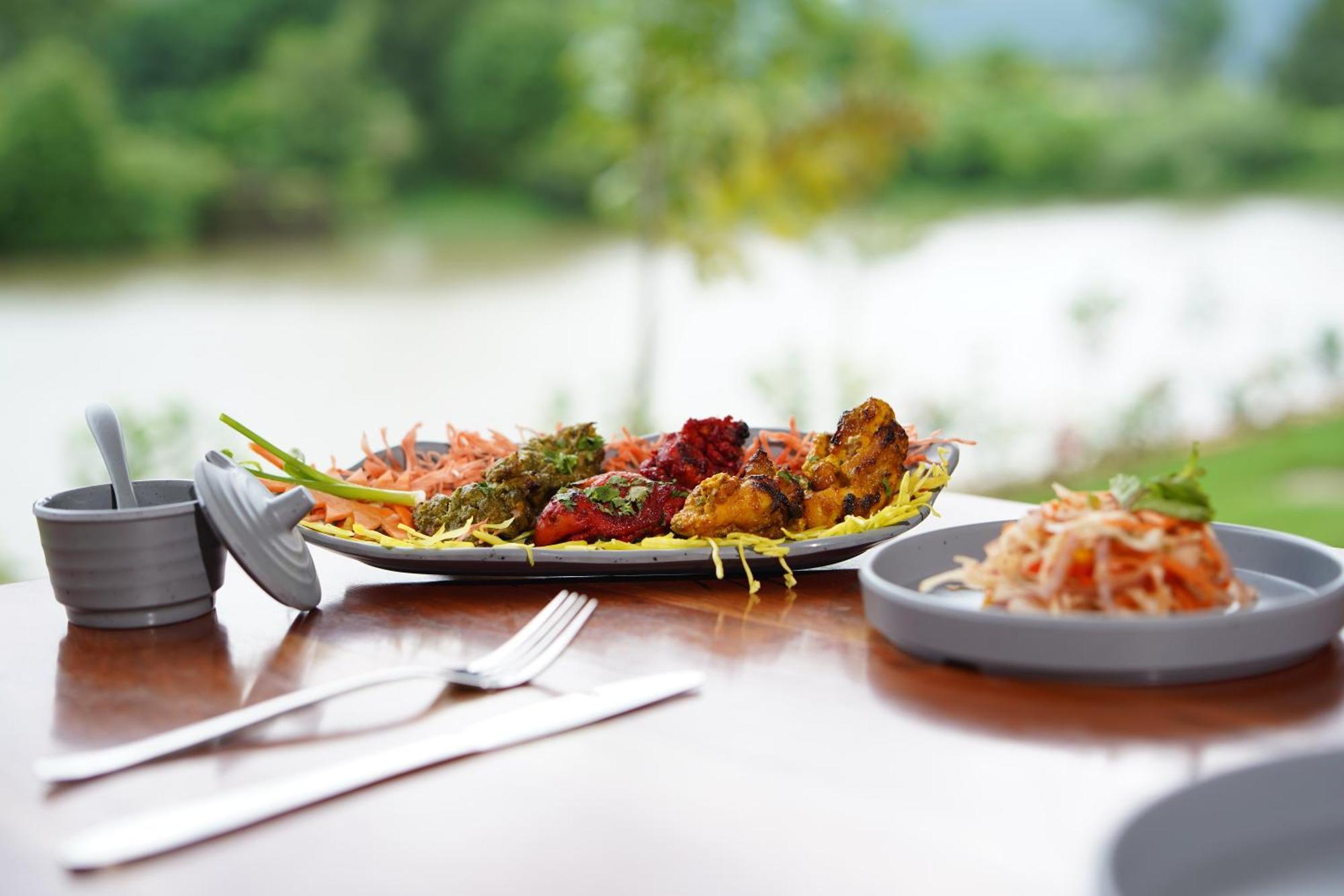 Hotel The Boat Club,Karjat Exterior foto